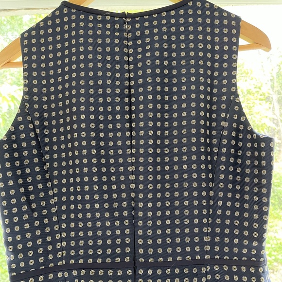 NWOT JCrew navy sheath dress with small print flowers. Size 6. Work/casual. - Picture 8 of 9